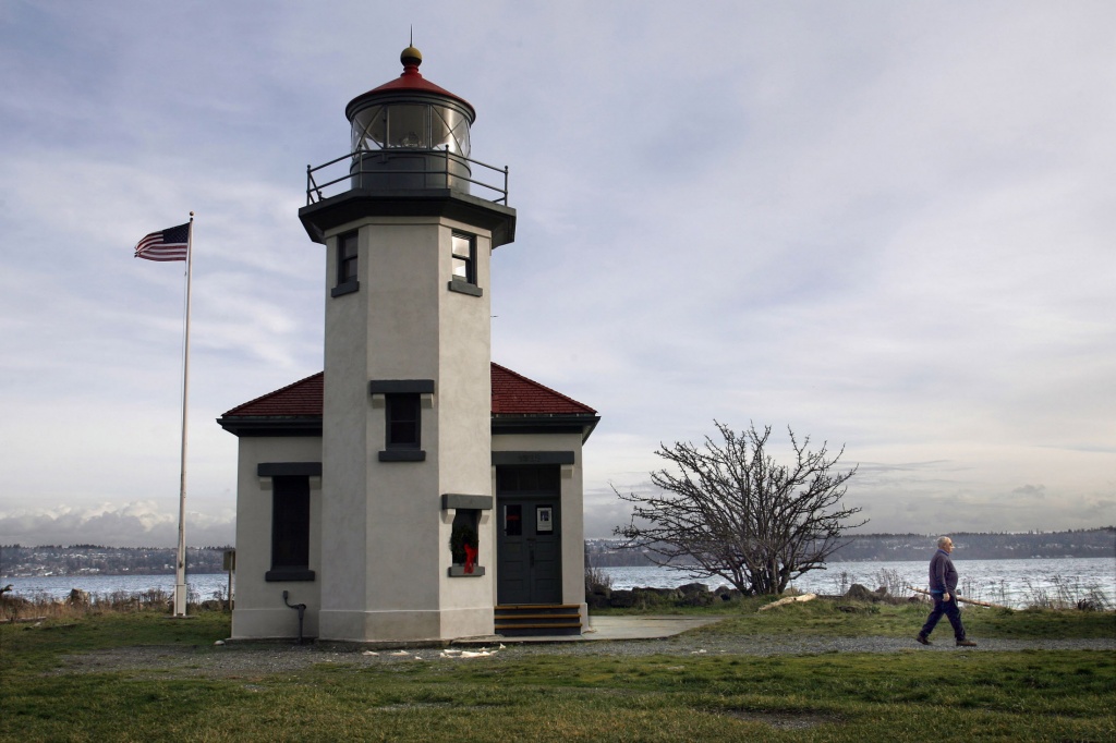 The Point Robinson lighthouse on Vashon Island in Washington. Photo via Seattle Times